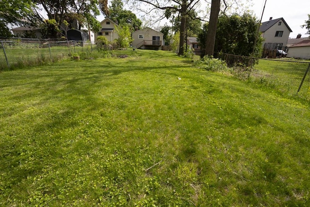 1429 Vine St, Lansing, MI 48912 - view of yard featuring a residential view