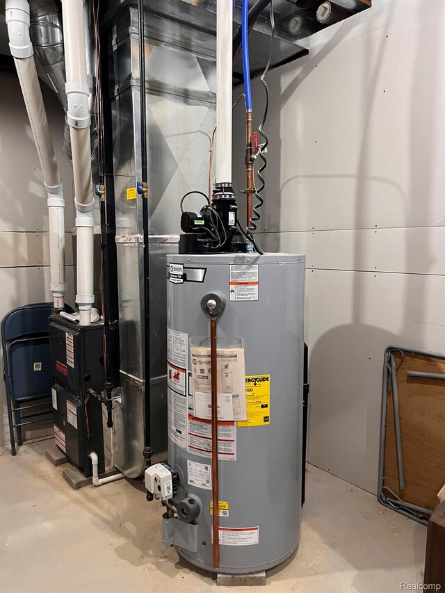 1041 Lancaster St, Lapeer, MI 48446 - utilities featuring gas water heater