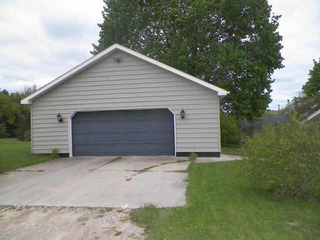 213 Cass St, Tustin, MI 49688 - view of detached garage