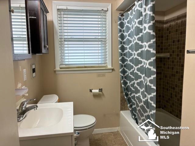 13535 Netherwood St, Southgate, MI 48195 - bathroom featuring toilet, vanity, baseboards, shower / tub combo with curtain, and tile patterned flooring