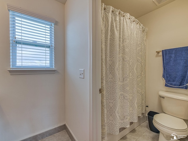 691 Foxworth St, Dundee, MI 48131 - full bath featuring plenty of natural light, toilet, tile patterned flooring, and a shower with curtain
