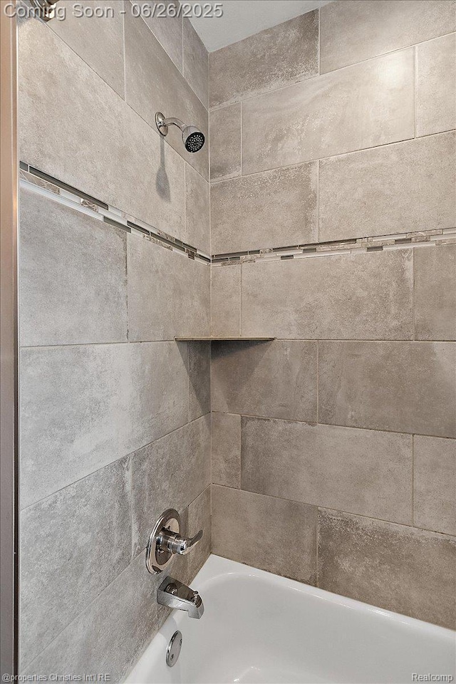2111 Ellwood Ave, Berkley, MI 48072 - bathroom view of bathtub / shower combination