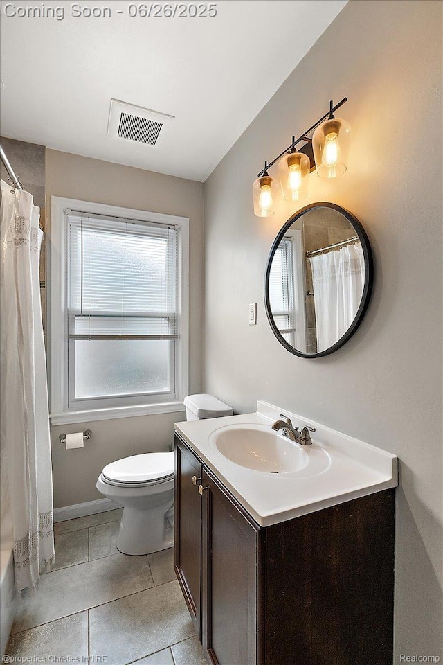 2111 Ellwood Ave, Berkley, MI 48072 - full bath featuring vanity, tile patterned flooring, and curtained shower