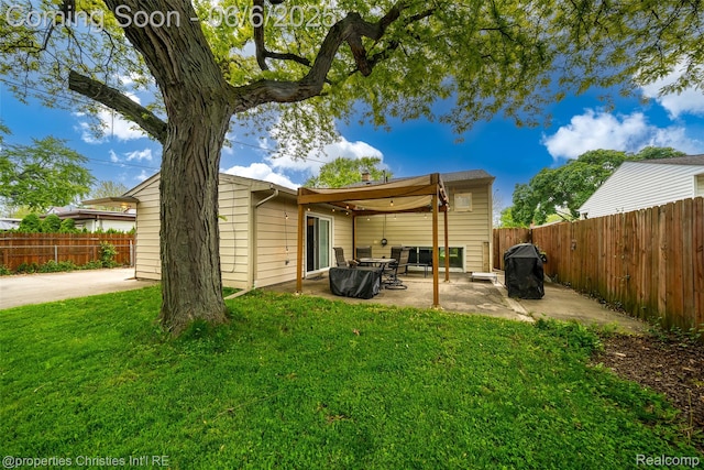 34143 Zimmer Dr, Sterling Heights, MI 48310 - rear view of property with a patio area