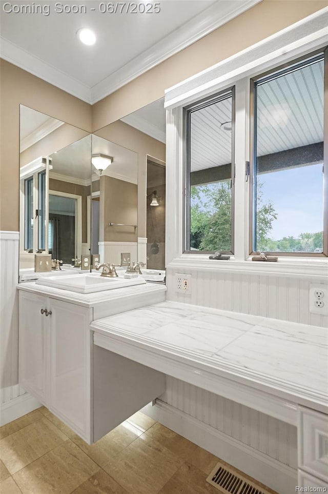 11404 Cedar Bend Dr, Pinckney, MI 48169 - full bathroom featuring vanity, crown molding, wainscoting, and recessed lighting