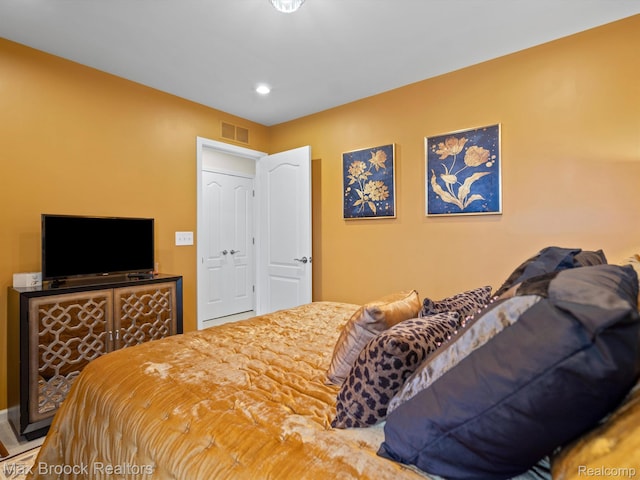 764 Hummingbird Dr, Rochester, MI 48307 - bedroom with recessed lighting
