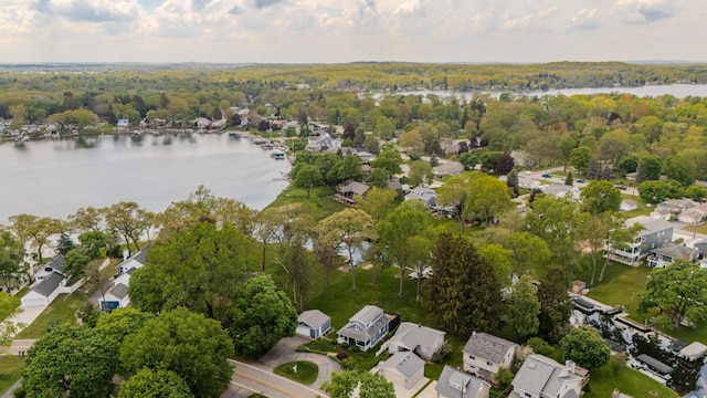 3063 Lansdowne Rd, Waterford, MI 48329 - aerial overview of property's location featuring a nearby body of water and nearby suburban area