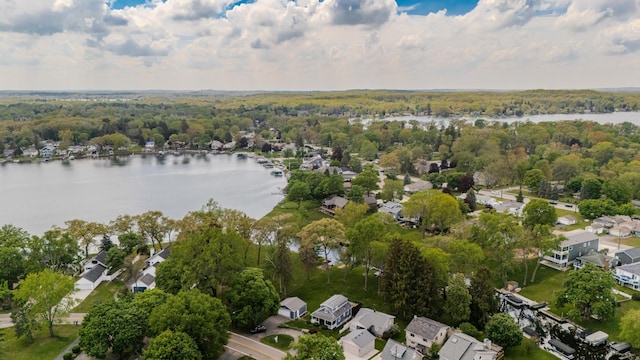 3063 Lansdowne Rd, Waterford, MI 48329 - aerial view of property's location featuring a nearby body of water and nearby suburban area