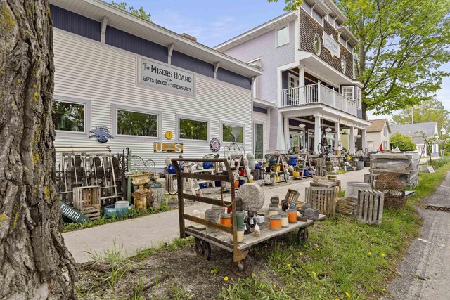 10135 W Front St, Empire, MI 49630