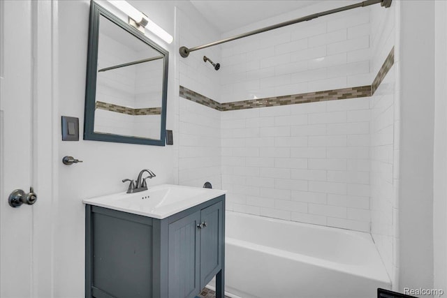 756 Delaware St, Detroit, MI 48202 - bathroom with vanity and shower / tub combination