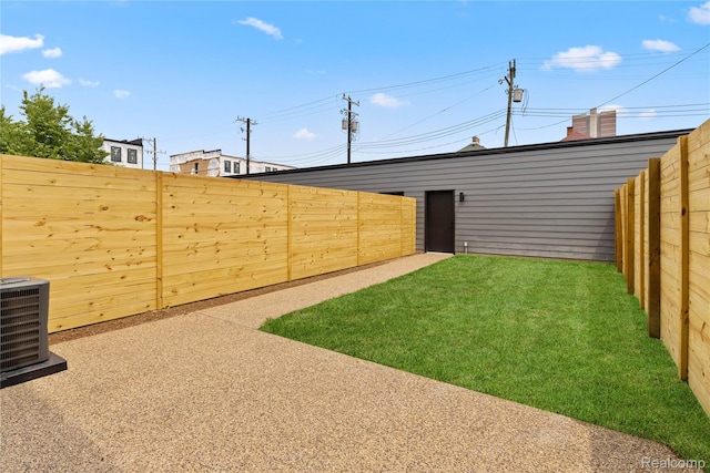 7614 Kipling Unit 15, Detroit, MI 48206 - view of yard