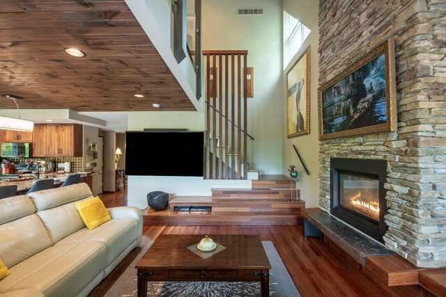 2506 Hawks Eye Dr, Bellaire, MI 49615