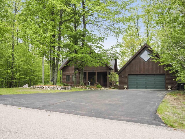 2506 Hawks Eye Dr, Bellaire, MI 49615