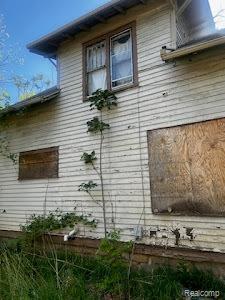 1506 Belle Ave, Flint, MI 48506 - view of side of property