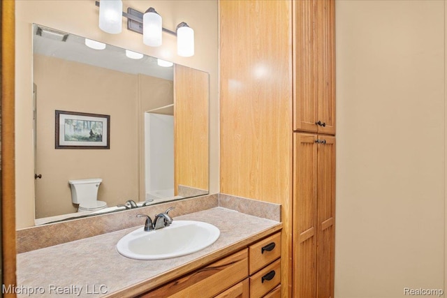 3434 Brown City Rd, Imlay City, MI 48444 - full bathroom featuring vanity and toilet