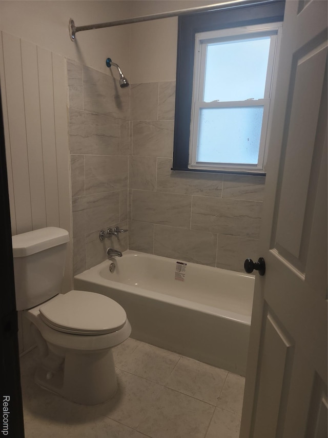 428 E Milton Ave, Hazel Park, MI 48030 - full bath with toilet, tile patterned floors, and shower / bath combination