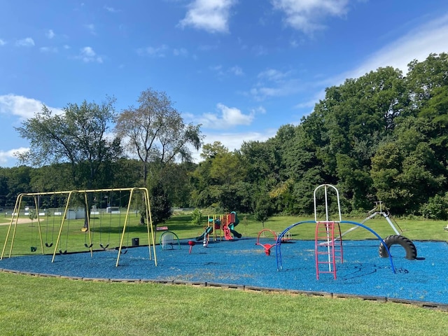110 N O Keefe St, Cassopolis, MI 49031 - communal playground featuring a lawn and a view of trees