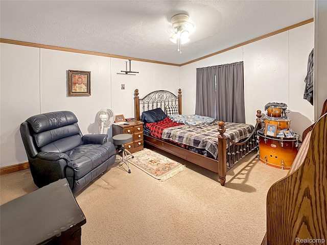 91 Sangam Pl, Swartz Creek, MI 48473 - carpeted bedroom featuring ornamental molding, a textured ceiling, and a ceiling fan