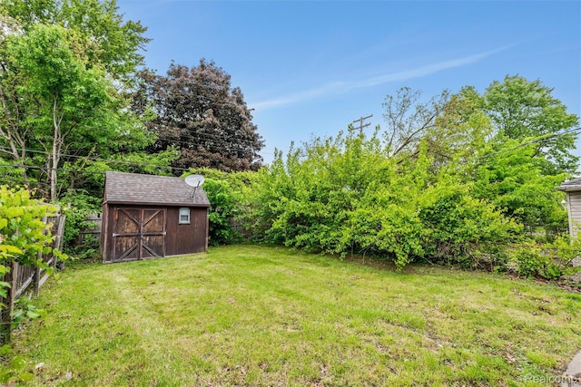 20515 Hollywood St, Harper Woods, MI 48225 - view of yard