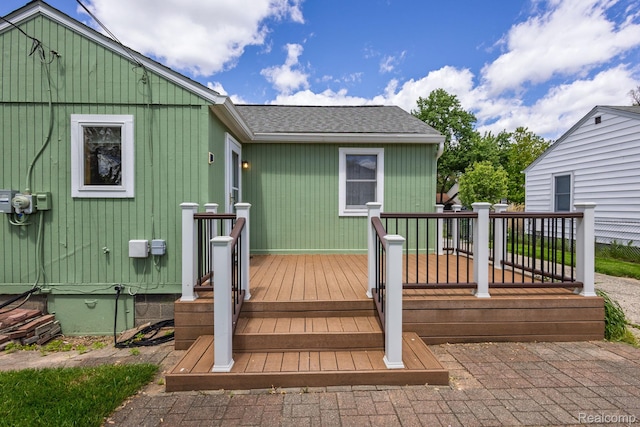 2500 Howe St, Shelby, MI 48317 - view of deck