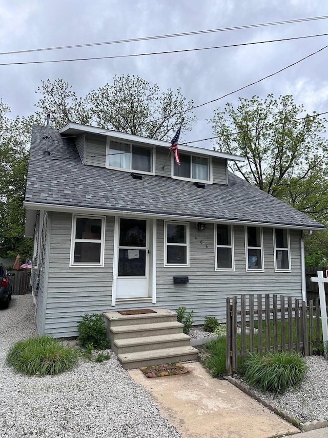 406 S Elm Ave, Jackson, MI 49203 - bungalow-style home featuring roof with shingles