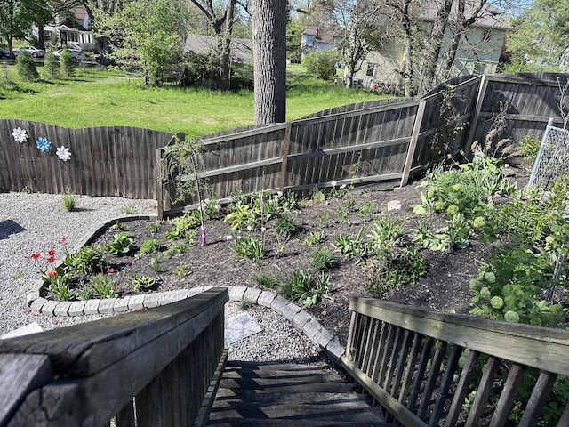 406 S Elm Ave, Jackson, MI 49203 - view of fenced backyard