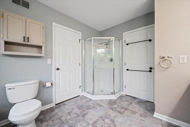 4632 Hunters Cir W, Canton, MI 48188 - full bath featuring baseboards, a stall shower, and toilet