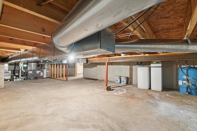 37965 County Road 388, Gobles, MI 49055 - unfinished below grade area with a water pressure tank