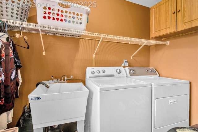 19298 Mitchell St, Rockwood, MI 48173 - laundry area with independent washer and dryer and cabinet space
