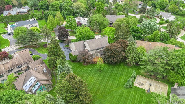 3870 Glen Falls Dr, Bloomfield Hills, MI 48302 - aerial overview of property's location featuring nearby suburban area