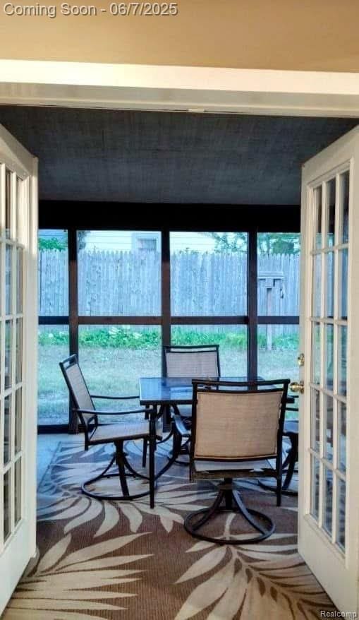 421 S Opdyke Rd, Auburn Hills, MI 48326 - view of sunroom / solarium