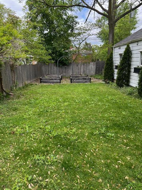 808 Princeton Ave, Ann Arbor, MI 48103 - view of yard with a vegetable garden