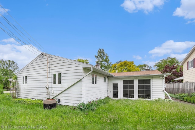 3226 Glasgow Dr, Lansing, MI 48911 - view of back of property