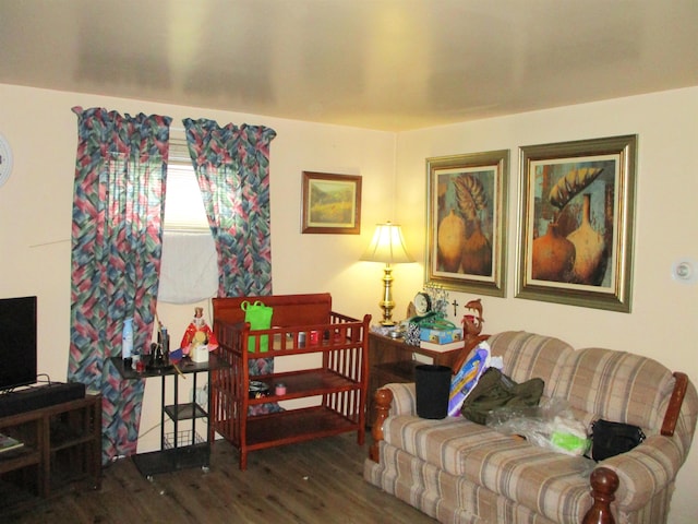 312 Leland St, Flushing, MI 48433 - living area featuring wood finished floors
