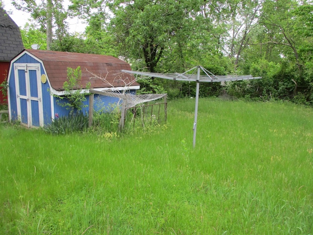 312 Leland St, Flushing, MI 48433 - view of yard with view of scattered trees