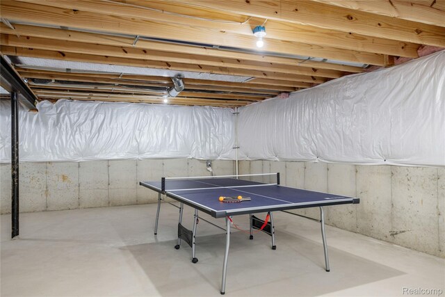 132 Copper Ridge Ct, Walled Lake, MI 48390 - rec room with concrete flooring