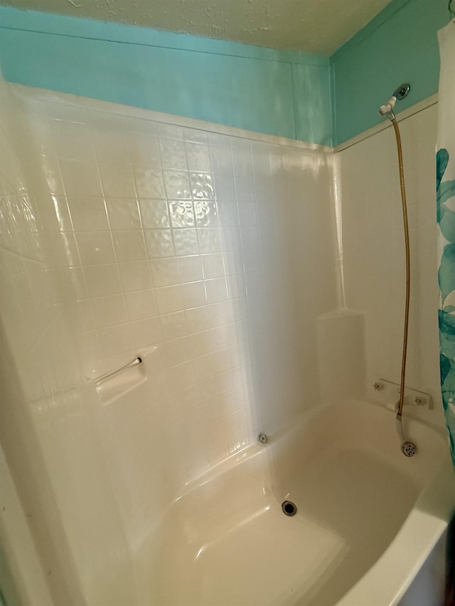 59 Clydesdale Dr, Mount Morris, MI 48458 - full bath with shower / bath combo with shower curtain