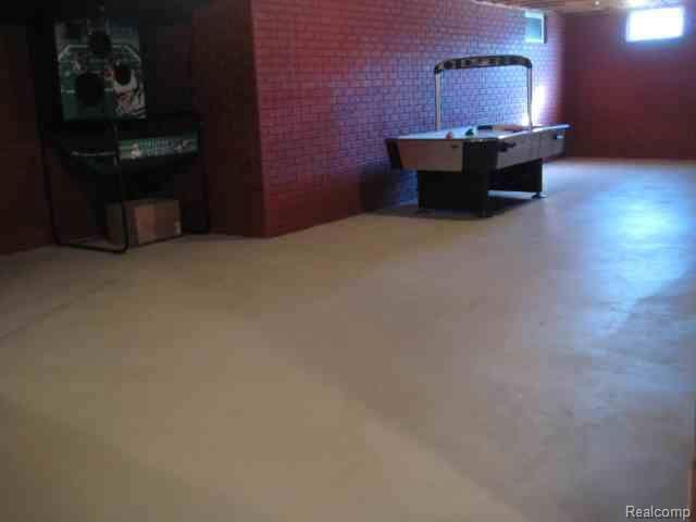 5400 Bright Creek Ct, Flint, MI 48532 - view of playroom