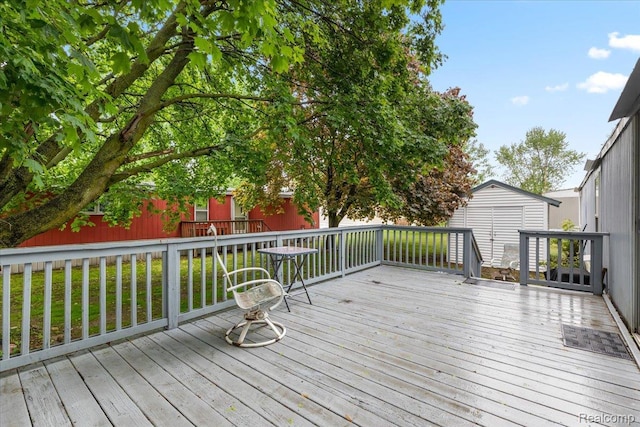 3723 Pinoak St, Clarkston, MI 48348 - view of wooden terrace