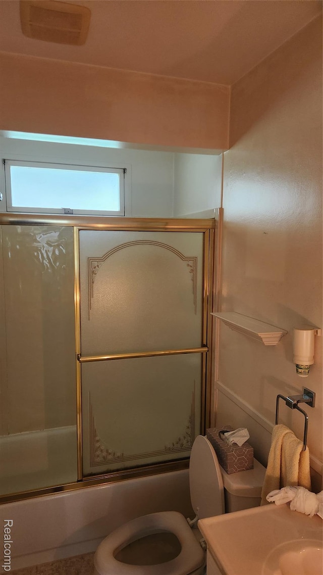 34245 Shawnee St, Westland, MI 48185 - full bath featuring toilet and shower / bath combination with glass door