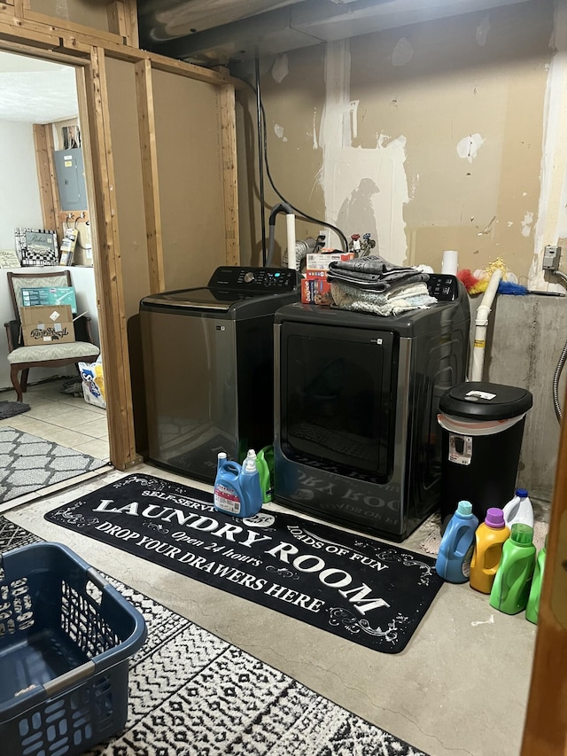 1300 Lancaster Ave NW, Grand Rapids, MI 49504 - laundry room featuring electric panel