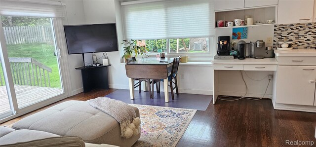 5084 Champlain Cir W, Bloomfield, MI 48323 - office with dark wood-style floors and baseboards