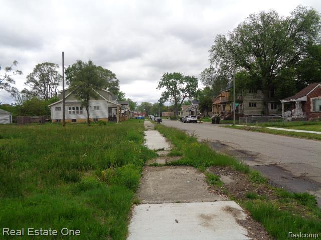13493 Conley St, Hamtramck, MI 48212 - view of asphalt street with sidewalks and a residential view