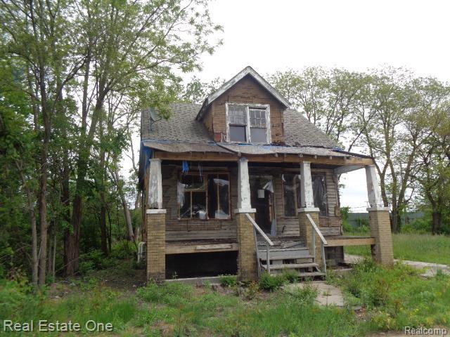 17178 Gable St, Hamtramck, MI 48212 - view of front facade featuring a porch