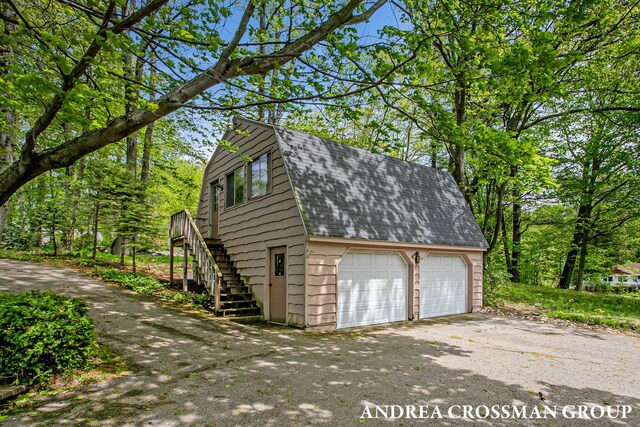 5011 Rosabelle Beach Ave, Holland, MI 49424 - view of detached garage