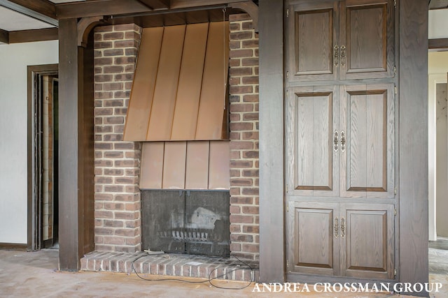 5011 Rosabelle Beach Ave, Holland, MI 49424 - detailed view of a fireplace
