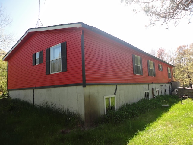 5925 113th Ave, Pullman, MI 49450 - view of side of home