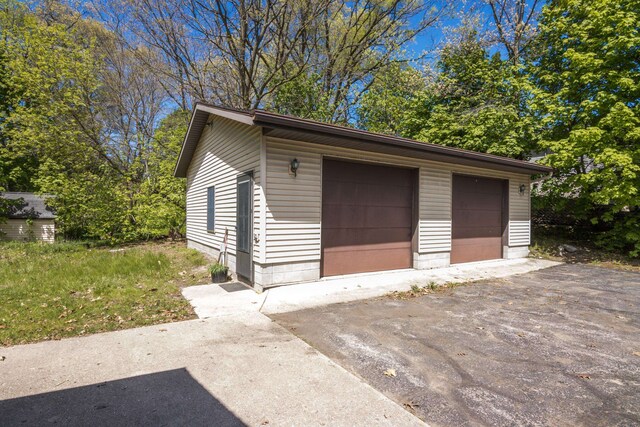 817 Hannah Ave, Traverse City, MI 49686 - photo 3