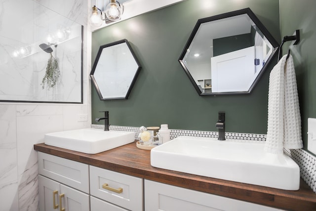 1819 Gloryfield Dr SW, Byron Center, MI 49315 - full bath with double vanity