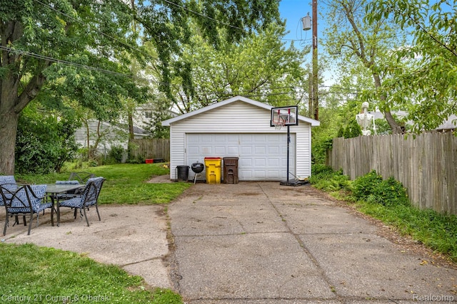 34642 Elm St, Wayne, MI 48184 - view of detached garage